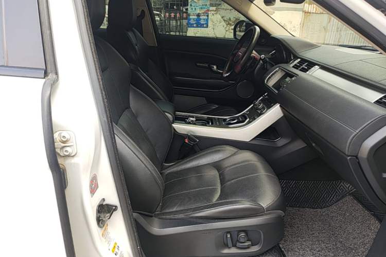 Used Land Rover Range Evoque 2016 2.0T SE PLUS Smart Enjoyment Edition Right Front Seat