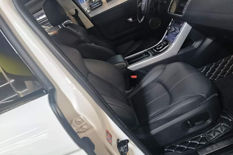 Used Land Rover Range Evoque 2016 2.0T SE Smart Glow Edition Right Front Seat