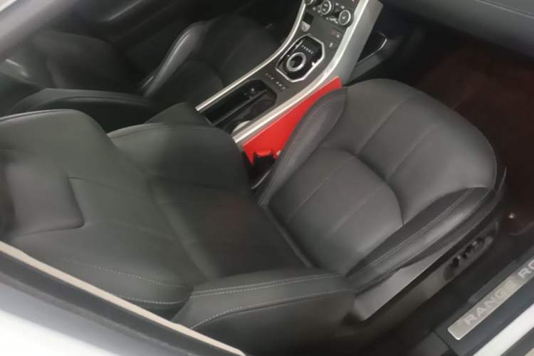 Used Land Rover Range Evoque 2016 2.0T SE PLUS Smart Enjoyment Edition Right Front Seat