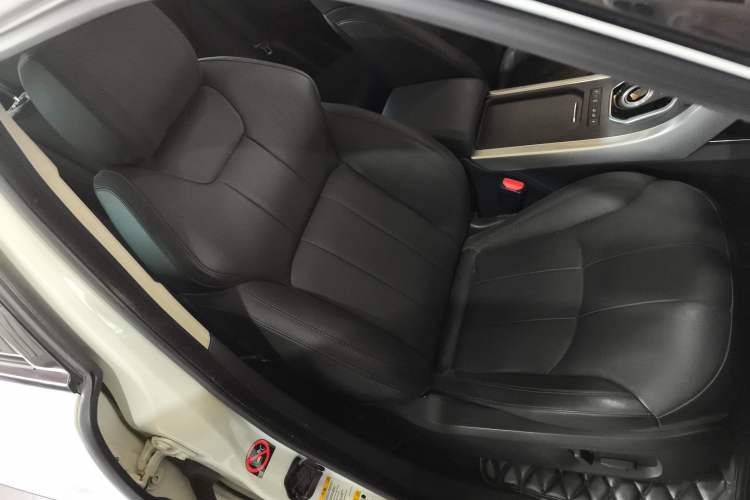 Used Land Rover Range Evoque 2016 2.0T SE Smart Glow Edition Right Front Seat