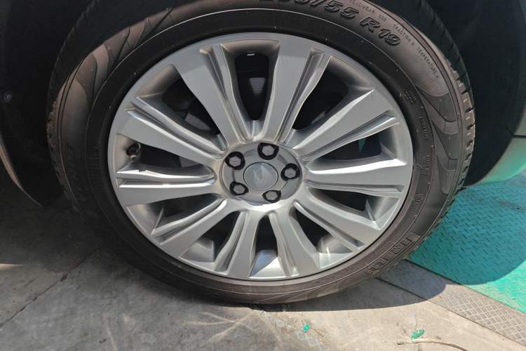 Used Land Rover Range Evoque 2016 2.0T SE Smart Glow Edition Right Front Wheel Hub