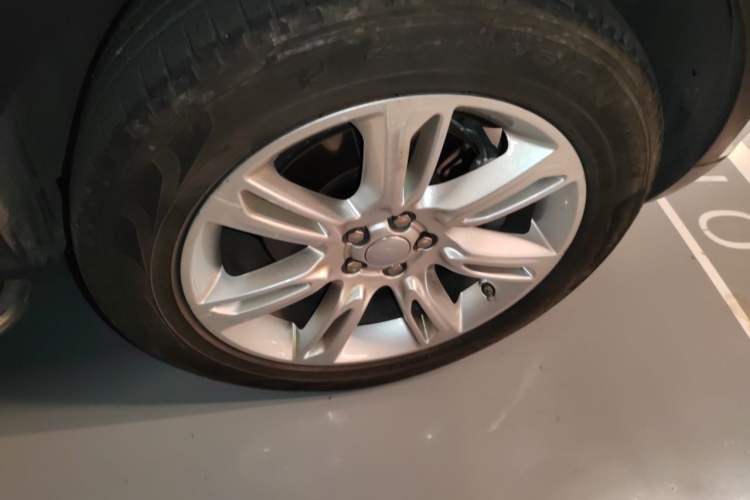 Used Land Rover Range Evoque 2016 2.0T SE PLUS Smart Enjoyment Edition Right Front Wheel Hub