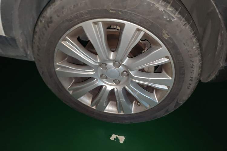 Used Land Rover Range Evoque 2016 2.0T SE Smart Glow Edition Right Front Wheel Hub