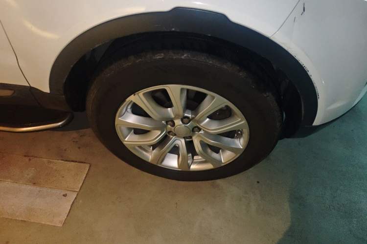 Used Land Rover Range Evoque 2016 2.0T PURE Style Edition Right Front Wheel Hub
