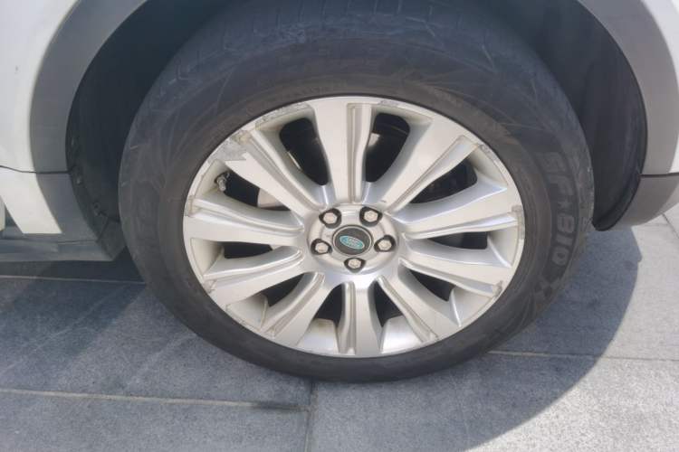 Used Land Rover Range Evoque 2016 2.0T SE Smart Glow Edition Right Front Wheel Hub