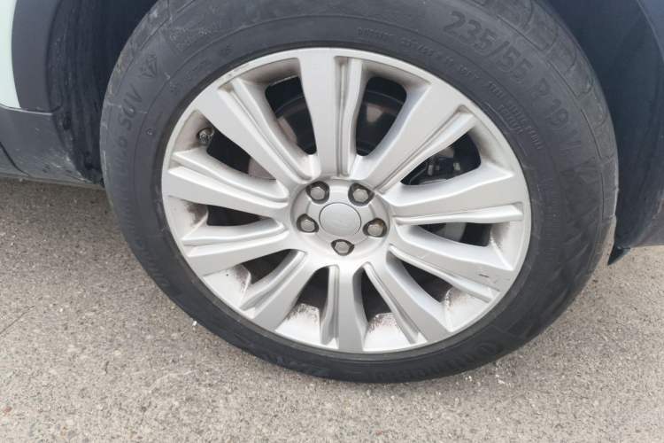 Used Land Rover Range Evoque 2016 2.0T SE Smart Glow Edition Right Front Wheel Hub