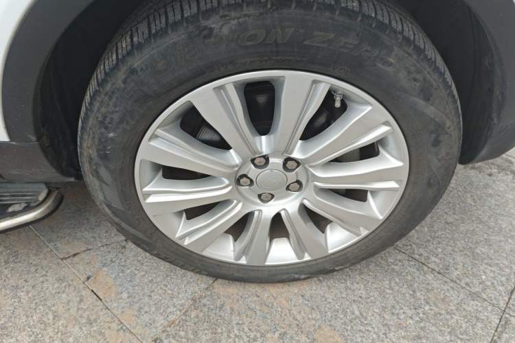 Used Land Rover Range Evoque 2016 2.0T SE Smart Glow Edition Right Front Wheel Hub