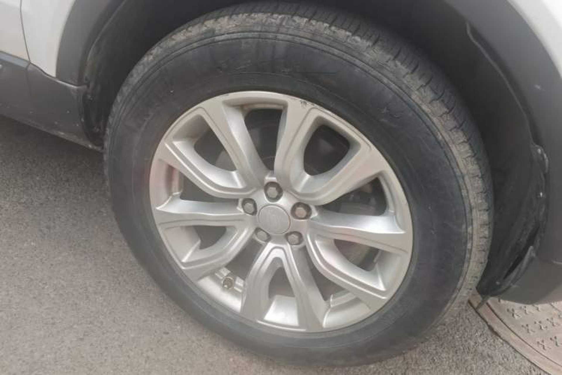 Used Land Rover Range Evoque 2016 2.0T PURE Style Edition Right Front Wheel Hub