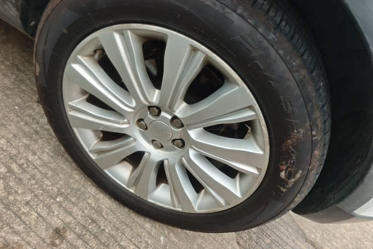 Used Land Rover Range Evoque 2016 2.0T SE Smart Glow Edition Right Front Wheel Hub