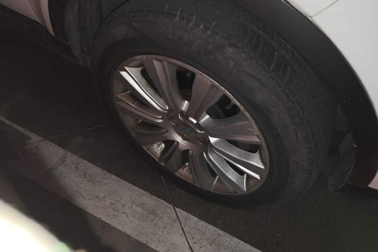 Used Land Rover Range Evoque 2016 2.0T SE Smart Glow Edition Right Front Wheel Hub