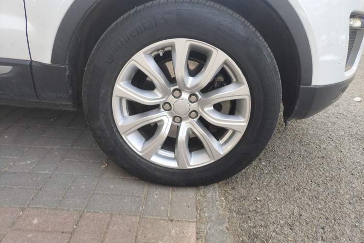 Used Land Rover Range Evoque 2016 2.0T PURE Style Edition Right Front Wheel Hub