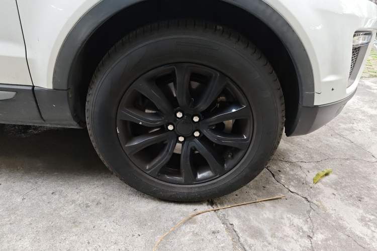 Used Land Rover Range Evoque 2016 2.0T PURE Style Edition Right Front Wheel Hub