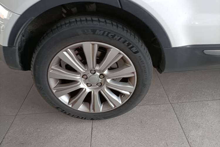 Used Land Rover Range Evoque 2016 2.0T SE Smart Glow Edition Right Rear Wheel Hub