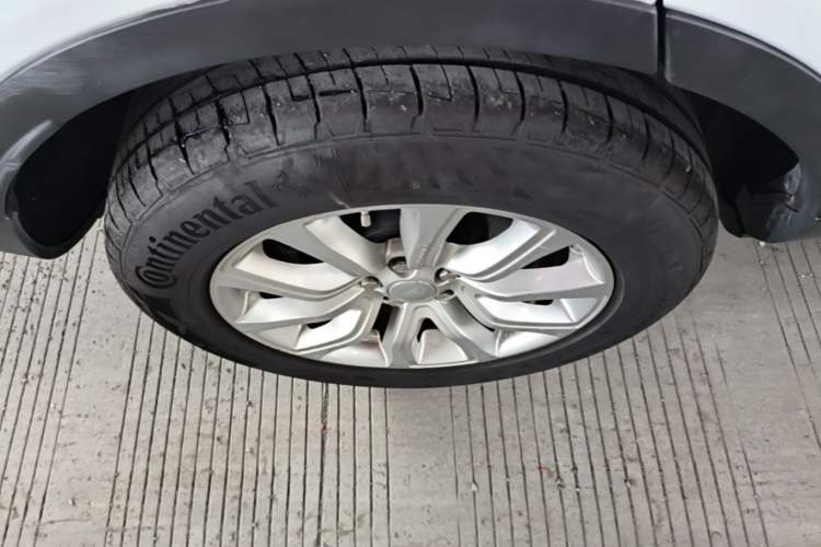 Used Land Rover Range Evoque 2016 2.0T PURE Style Edition Right Rear Wheel Hub