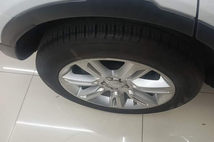 Used Land Rover Range Evoque 2016 2.0T SE PLUS Smart Enjoyment Edition Right Rear Wheel Hub