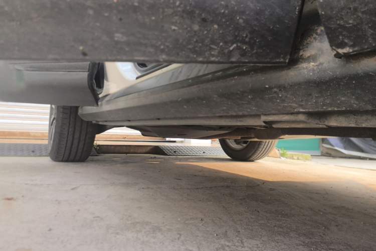 Used Land Rover Range Evoque 2016 2.0T SE Smart Glow Edition Right Side Sill