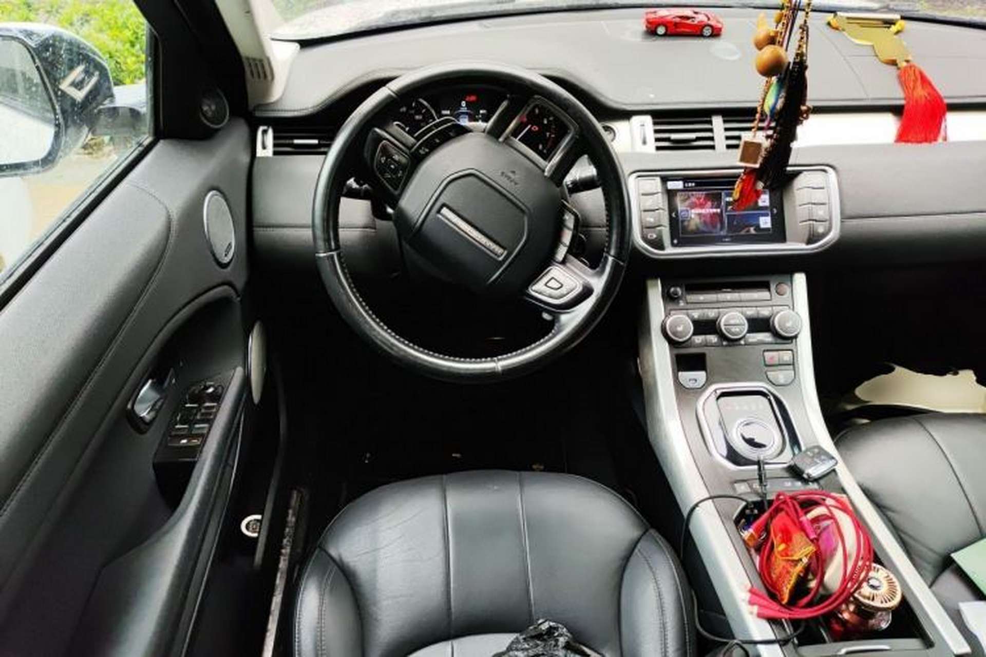 Used Land Rover Range Evoque 2016 2.0T SE Smart Glow Edition Steering Wheel