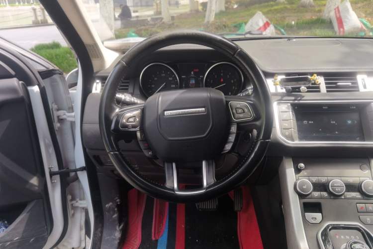 Used Land Rover Range Evoque 2016 2.0T PURE Style Edition Steering Wheel