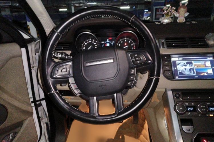 Used Land Rover Range Evoque 2016 2.0T SE Smart Glow Edition Steering Wheel