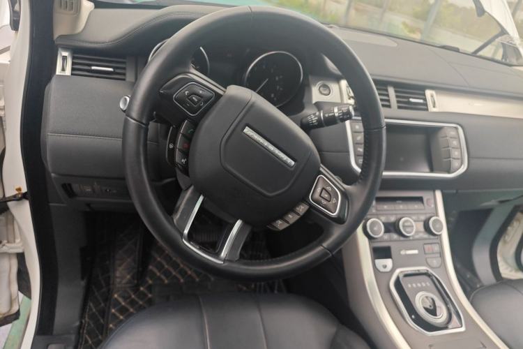 Used Land Rover Range Evoque 2016 2.0T SE Smart Glow Edition Steering Wheel