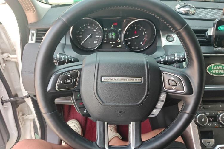 Used Land Rover Range Evoque 2016 2.0T SE Smart Glow Edition Steering Wheel