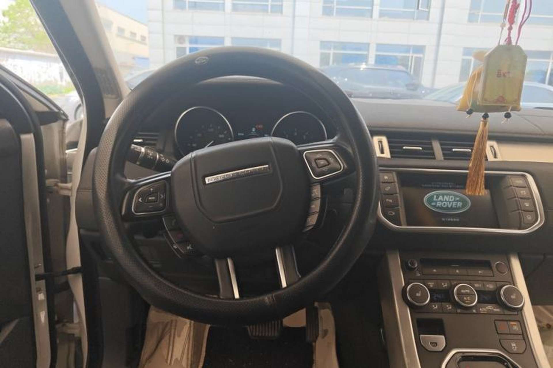 Used Land Rover Range Evoque 2016 2.0T SE Smart Glow Edition Steering Wheel