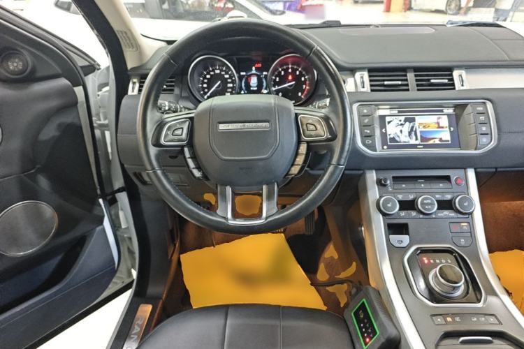 Used Land Rover Range Evoque 2016 2.0T SE Smart Glow Edition Steering Wheel