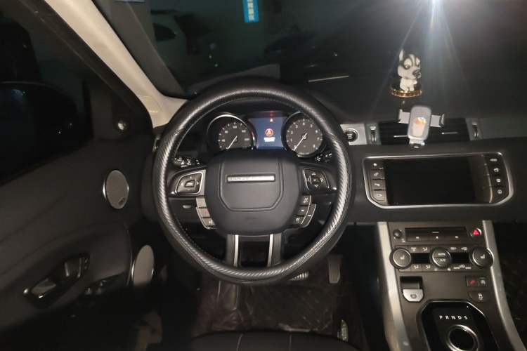 Used Land Rover Range Evoque 2016 2.0T SE Smart Glow Edition Steering Wheel
