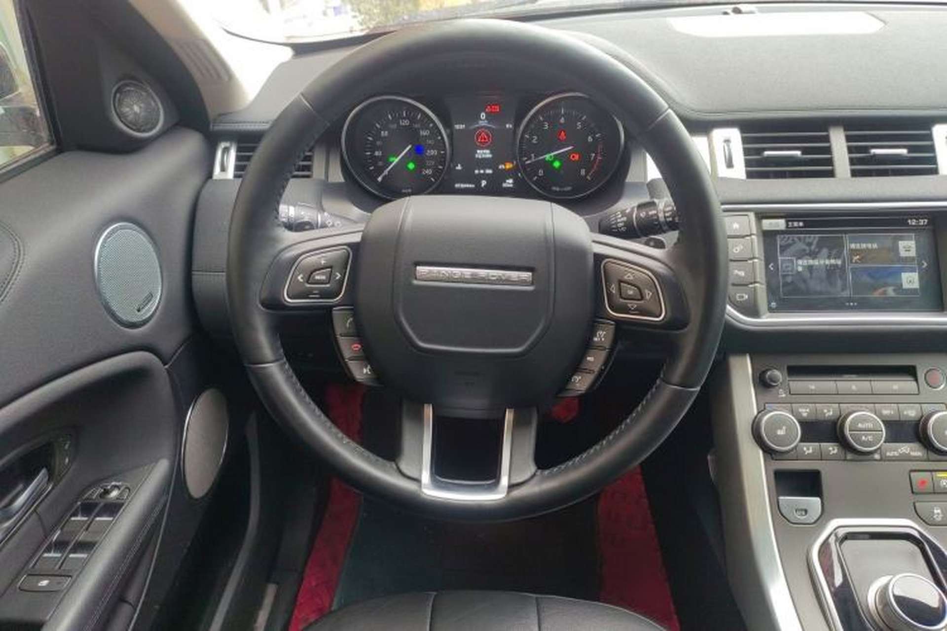 Used Land Rover Range Evoque 2016 2.0T SE Smart Glow Edition Steering Wheel