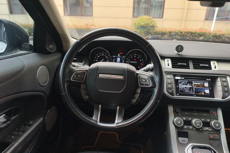 Used Land Rover Range Evoque 2016 2.0T SE Smart Glow Edition Steering Wheel