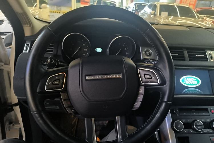 Used Land Rover Range Evoque 2016 2.0T SE Smart Glow Edition Steering Wheel
