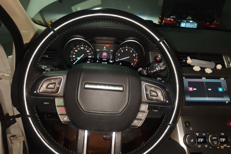 Used Land Rover Range Evoque 2016 2.0T PURE Style Edition Steering Wheel