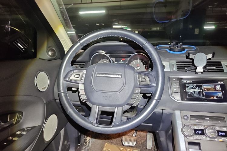 Used Land Rover Range Evoque 2016 2.0T SE Smart Glow Edition Steering Wheel