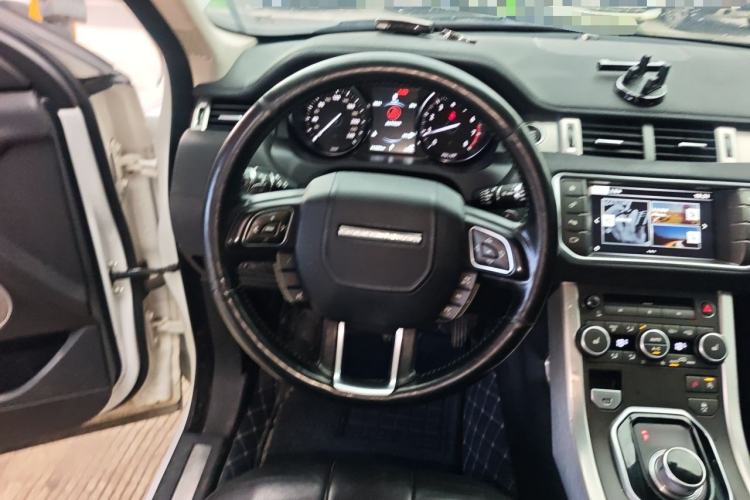 Used Land Rover Range Evoque 2016 2.0T SE Smart Glow Edition Steering Wheel