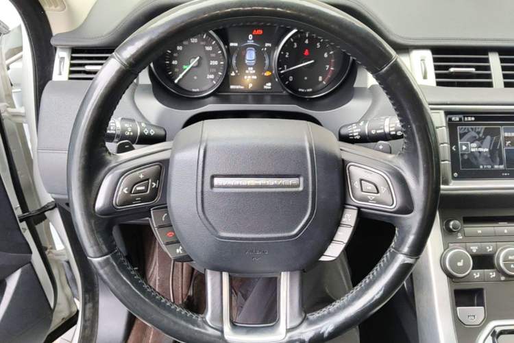 Used Land Rover Range Evoque 2016 2.0T SE Smart Glow Edition Steering Wheel