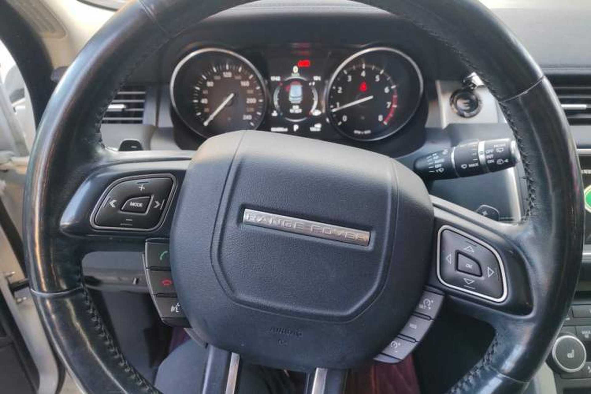 Used Land Rover Range Evoque 2016 2.0T SE Smart Glow Edition Steering Wheel
