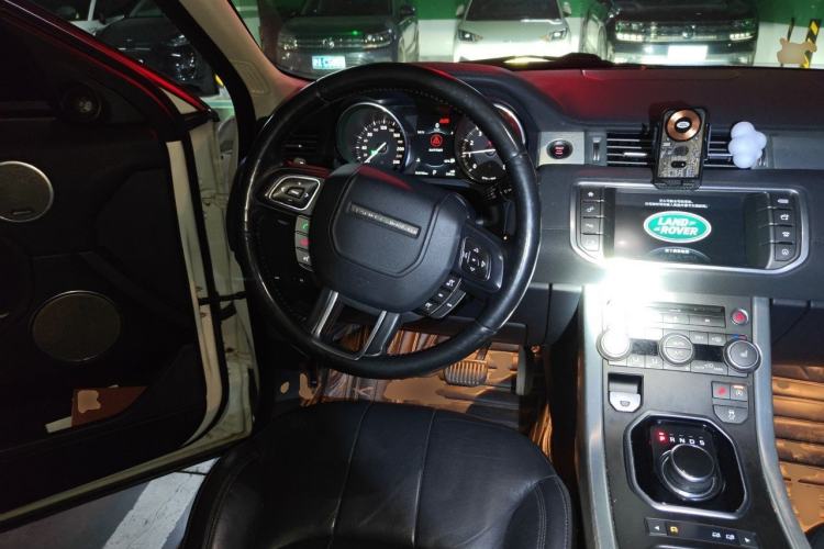 Used Land Rover Range Evoque 2016 2.0T SE Smart Glow Edition Steering Wheel