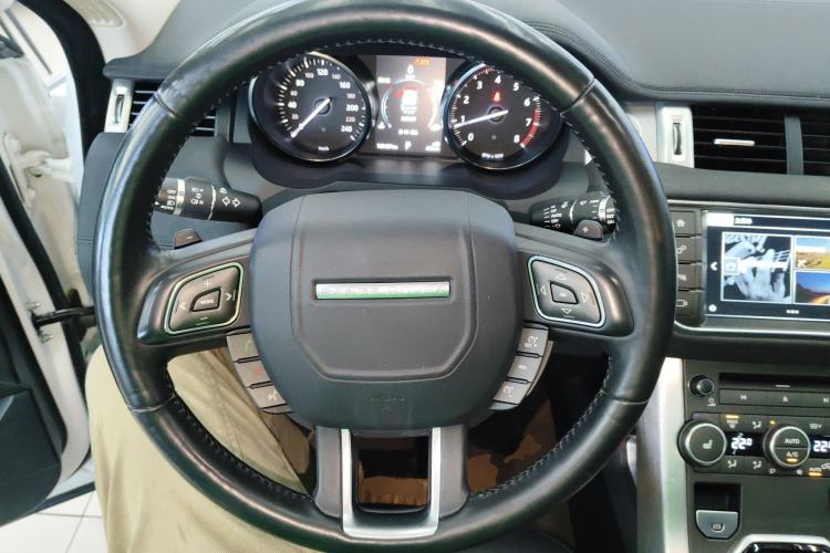 Used Land Rover Range Evoque 2016 2.0T SE Smart Glow Edition Steering Wheel