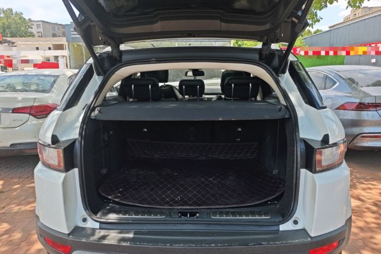 Used Land Rover Range Evoque 2016 2.0T SE Smart Glow Edition Trunk