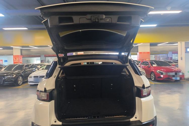 Used Land Rover Range Evoque 2016 2.0T SE Smart Glow Edition Trunk