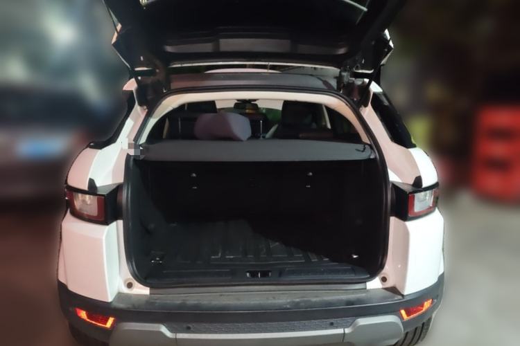 Used Land Rover Range Evoque 2016 2.0T PURE Style Edition Trunk
