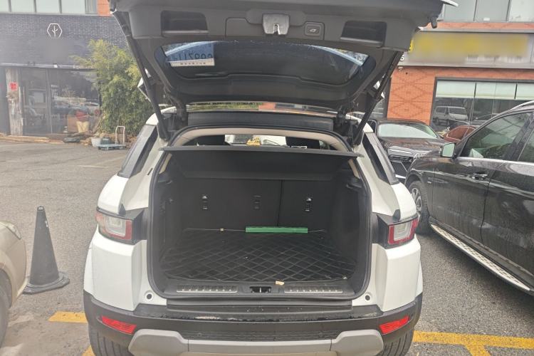 Used Land Rover Range Evoque 2016 2.0T SE Smart Glow Edition Trunk