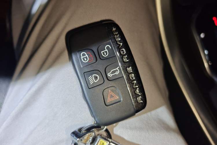 Used Land Rover Range Evoque 2016 2.0T SE Smart Glow Edition Vehicle Key