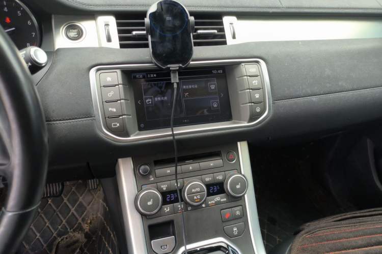 Used Land Rover Range Evoque 2016 2.0T SE Smart Glow Edition Audio And AC Panel