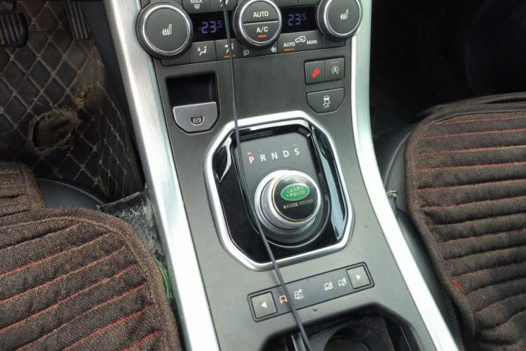 Used Land Rover Range Evoque 2016 2.0T SE Smart Glow Edition Gear Lever