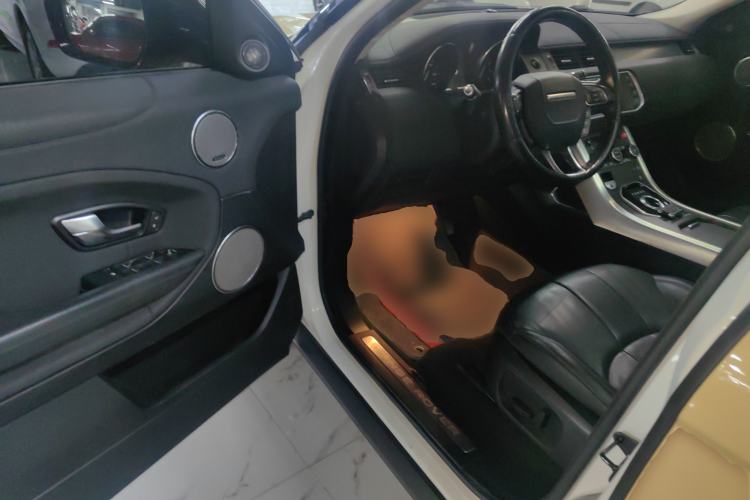 Used Land Rover Range Evoque 2016 2.0T SE Smart Glow Edition Interior 3