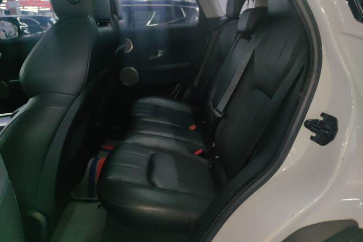 Used Land Rover Range Evoque 2016 2.0T SE Smart Glow Edition Interior 4
