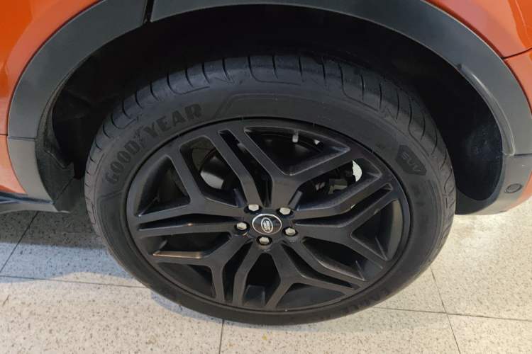 Used Land Rover Range Evoque 2016 2.0T Orange Edition Limited Model Left Rear Wheel Hub