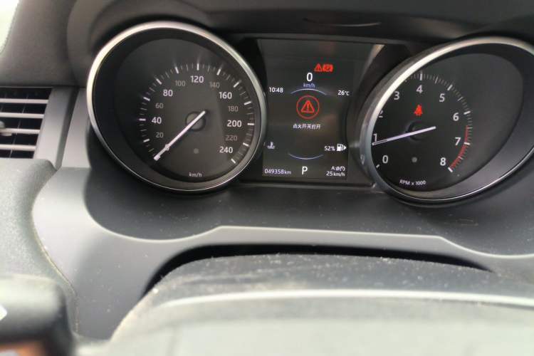 Used Land Rover Range Evoque 2016 2.0T SE Smart Glow Edition Odometer Close Up