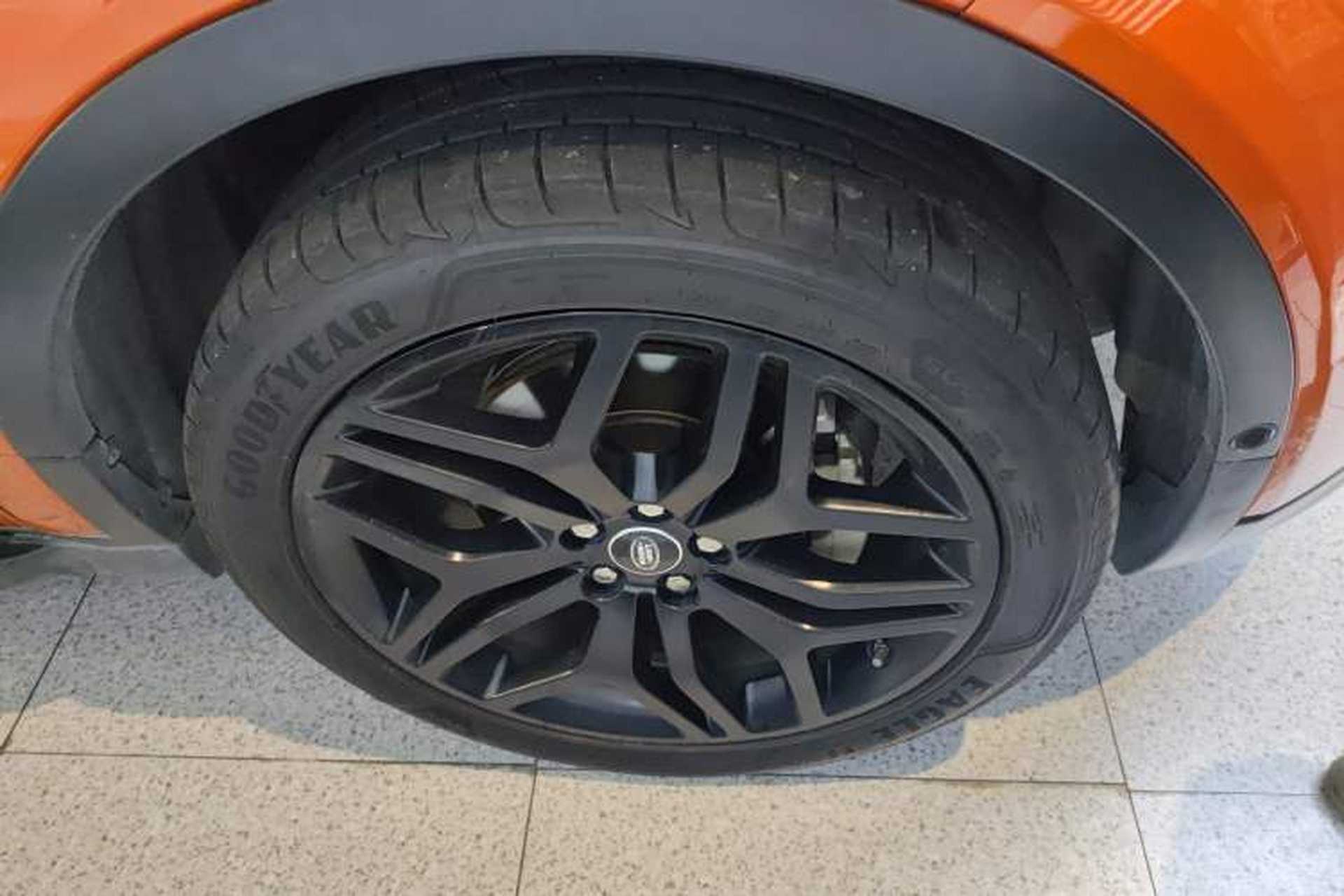 Used Land Rover Range Evoque 2016 2.0T Orange Edition Limited Model Right Front Wheel Hub